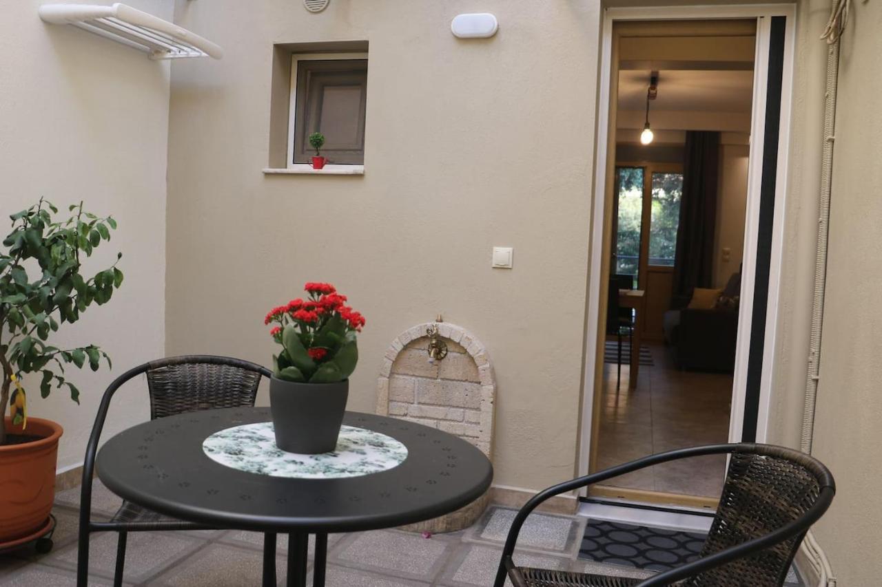 Quiet Urban Studio With Private Backyard Thessaloniki Exterior photo